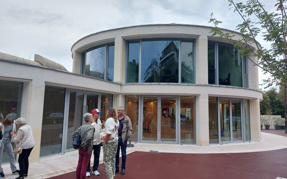 Équipement public à Enghien-les-Bains, rotonde vitrée